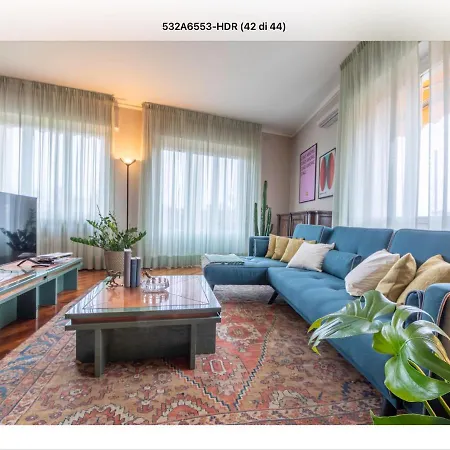 Le Tre Torri Apartment *